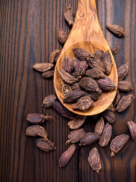 Black Cardamom (Moti Elaichi) - Manav Super Shopee